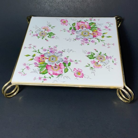 SAJI Vintage Ceramic Footed Trivet Floral Metal Gold Feet - Picture 2 of 6